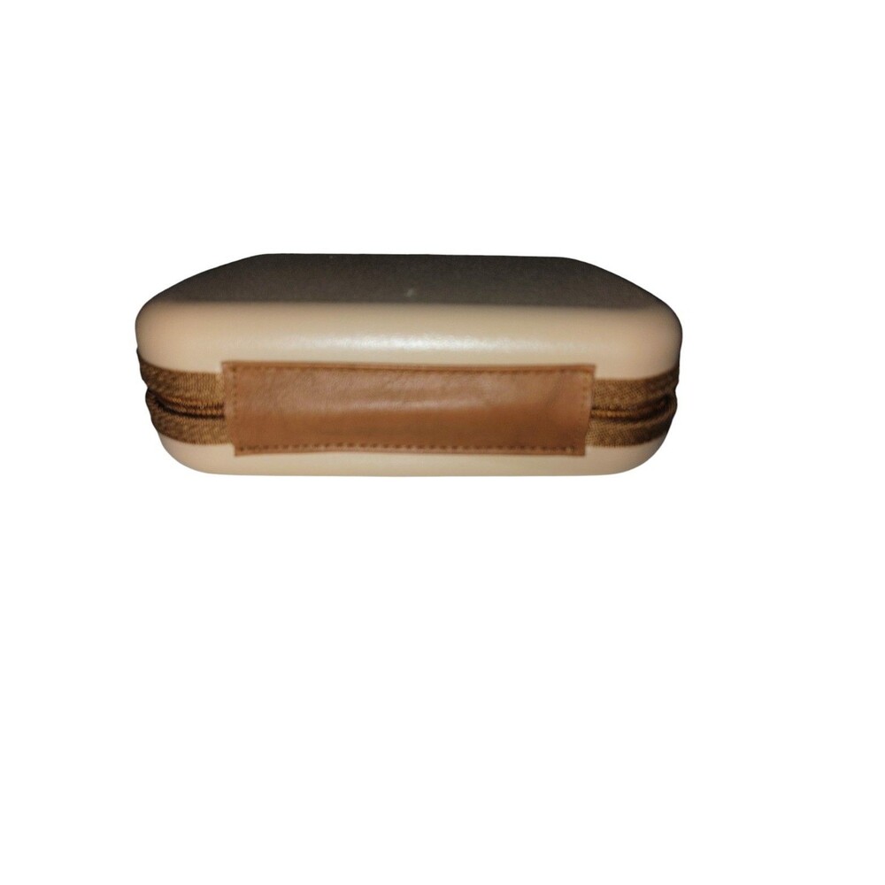 New BRICS Hard Shell Toiletry Bag Beige Qatar Airways     57 - Picture 3 of 10